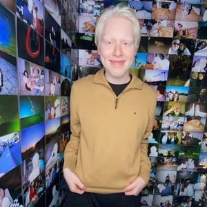 Tan Tommy Hilfiger sweater :)